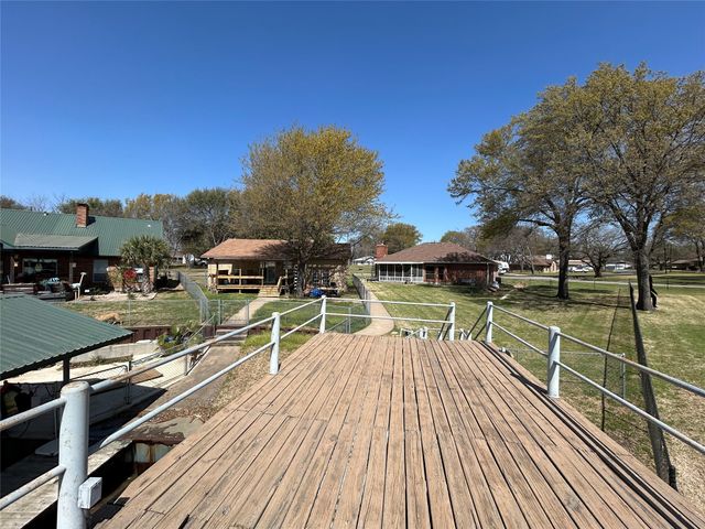 165 Seaside Drive, Gun Barrel City, TX 75156
