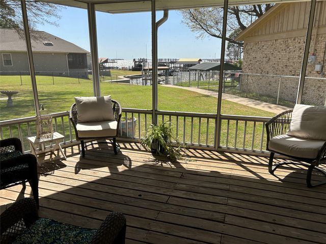 165 Seaside Drive, Gun Barrel City, TX 75156