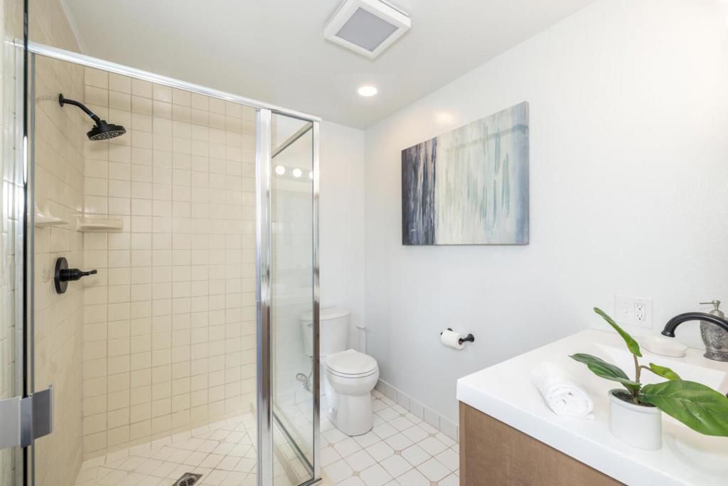 Image 25 of property listing at 411 Elm Avenue, San Bruno, CA 94066