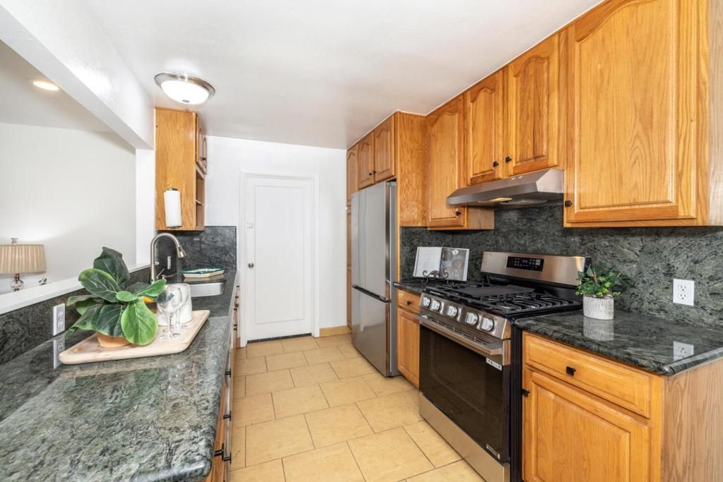 Image 8 of property listing at 411 Elm Avenue, San Bruno, CA 94066