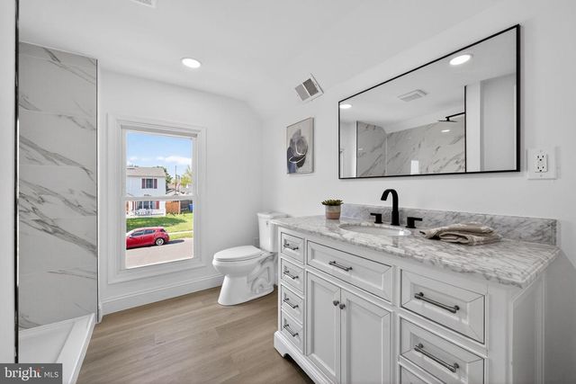 50 AUTUMN LN, Levittown, PA 19055