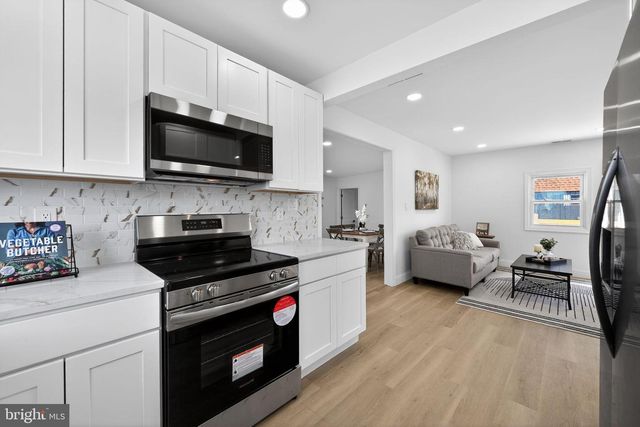 50 AUTUMN LN, Levittown, PA 19055