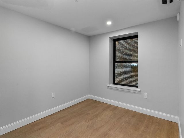 4 Hull St 1, Boston, MA 02113