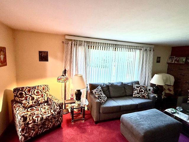 1117 Overlook Dr, Palmer, MA 01069
