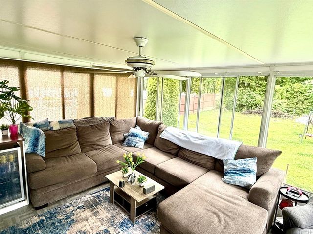 1117 Overlook Dr, Palmer, MA 01069