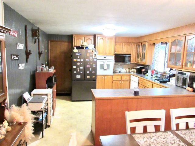 1117 Overlook Dr, Palmer, MA 01069
