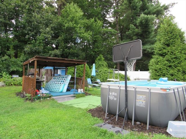 1117 Overlook Dr, Palmer, MA 01069