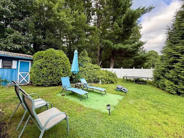 1117 Overlook Dr, Palmer, MA 01069