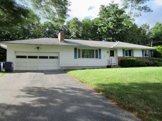 1117 Overlook Dr, Palmer, MA 01069