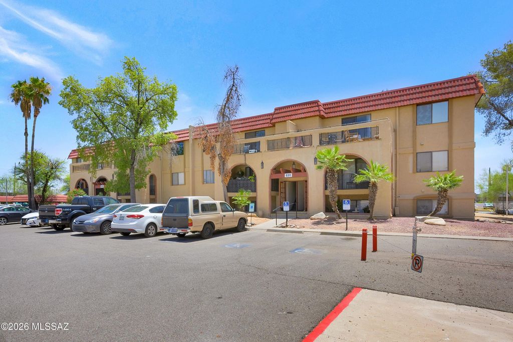 6311 N Barcelona Ct Unit 1023, Tucson, AZ 85704
