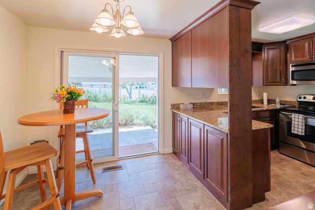 322 E LANE CIR, Sandy, UT 84070