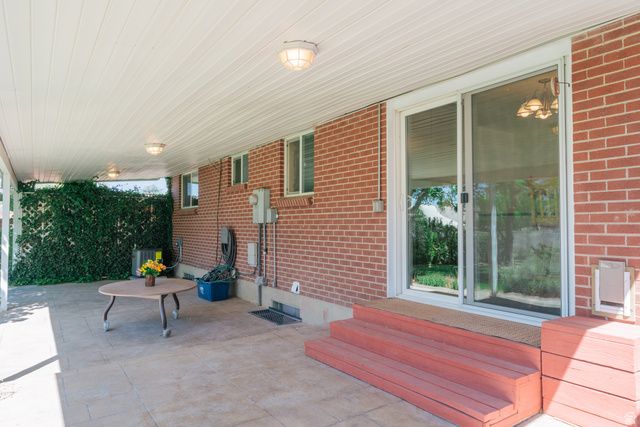 322 E LANE CIR, Sandy, UT 84070