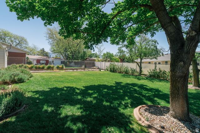 322 E LANE CIR, Sandy, UT 84070