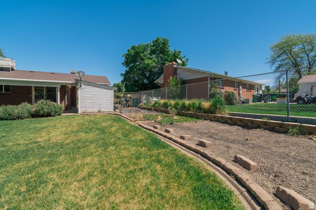 322 E LANE CIR, Sandy, UT 84070