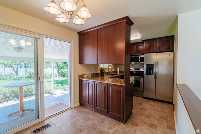 322 E LANE CIR, Sandy, UT 84070