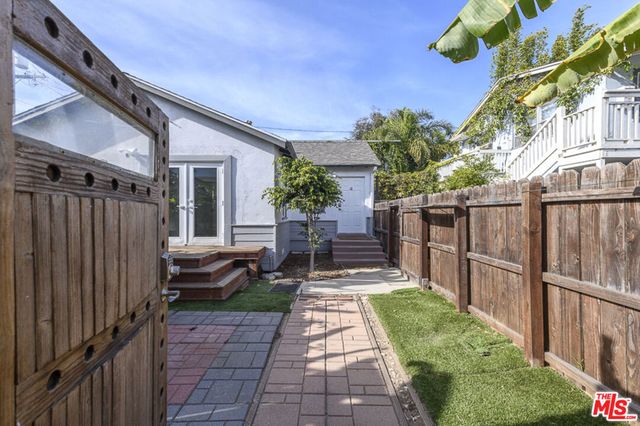 1824 10th Street, Santa Monica, CA 90404