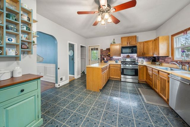 38 Hope Street, Attleboro, MA 02703