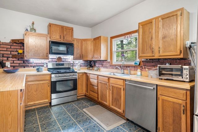 38 Hope Street, Attleboro, MA 02703