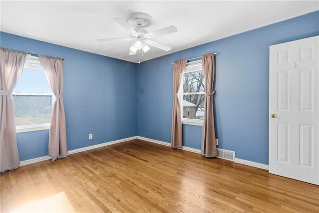 9900 OAKDELL Street, Kansas City, MO 64114