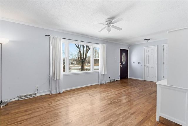 9900 OAKDELL Street, Kansas City, MO 64114