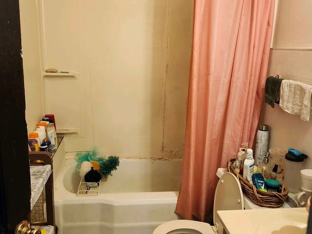 6926 S Vernon Avenue, Chicago, IL 60637