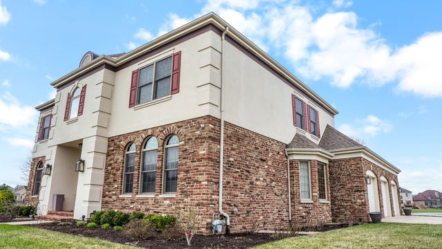 1607 Chestnut Grove Court, Champaign, IL 61822