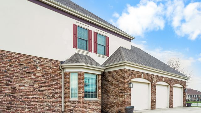 1607 Chestnut Grove Court, Champaign, IL 61822