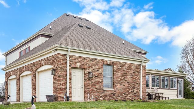 1607 Chestnut Grove Court, Champaign, IL 61822