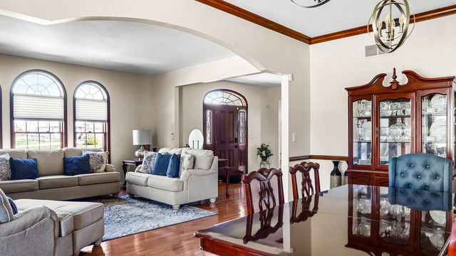 1607 Chestnut Grove Court, Champaign, IL 61822