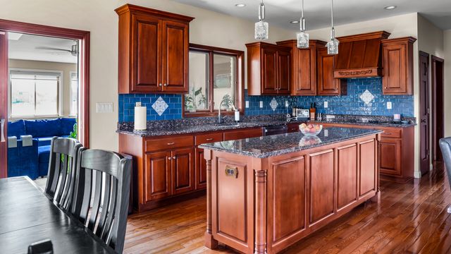 1607 Chestnut Grove Court, Champaign, IL 61822