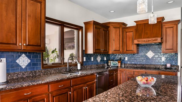 1607 Chestnut Grove Court, Champaign, IL 61822