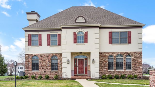 1607 Chestnut Grove Court, Champaign, IL 61822