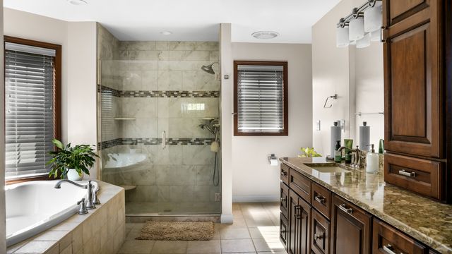 1607 Chestnut Grove Court, Champaign, IL 61822