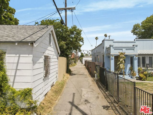 3414 7th Avenue, Los Angeles, CA 90018