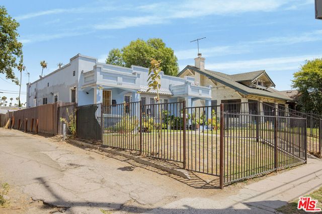3414 7th Avenue, Los Angeles, CA 90018