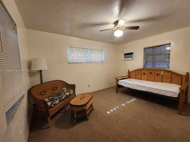 1846 Wiley St, Hollywood, FL 33020