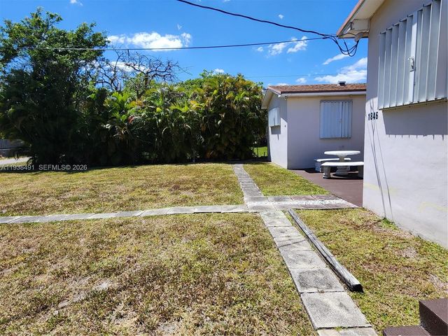 1846 Wiley St, Hollywood, FL 33020