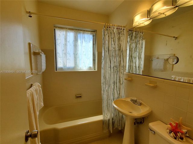 1846 Wiley St, Hollywood, FL 33020