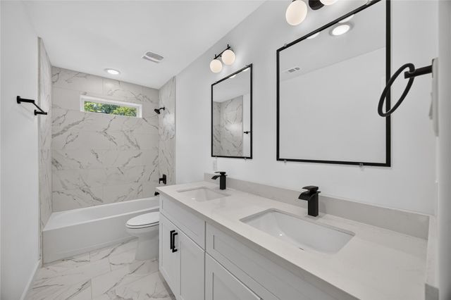8208 Sterlingshire Street B, Houston, TX 77078