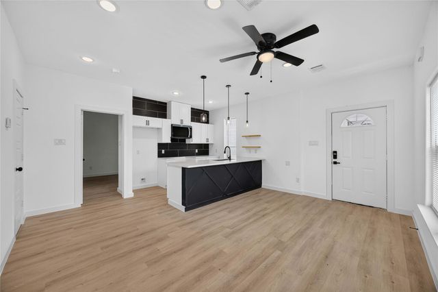 8208 Sterlingshire Street B, Houston, TX 77078