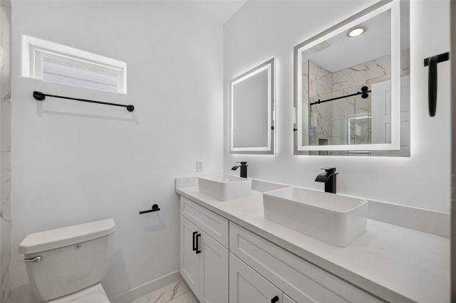 8208 Sterlingshire Street B, Houston, TX 77078