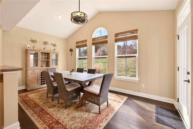 1041 Warters Cv, Victor, NY 14564
