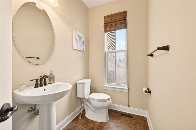 1041 Warters Cv, Victor, NY 14564