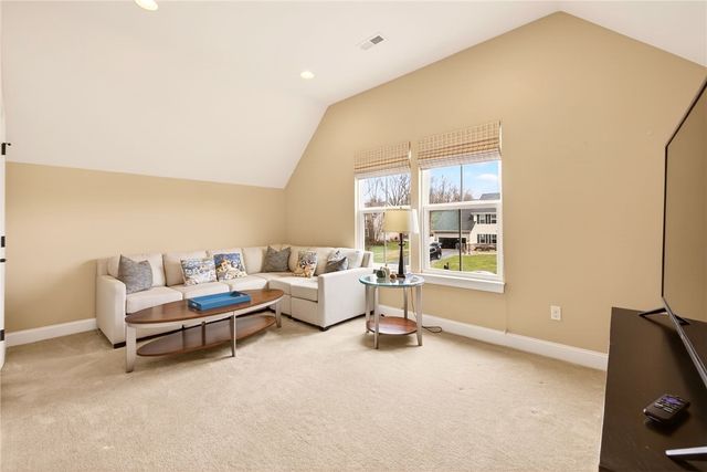 1041 Warters Cv, Victor, NY 14564
