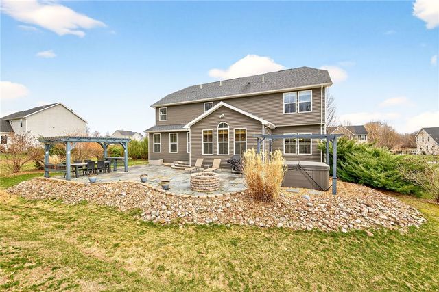 1041 Warters Cv, Victor, NY 14564