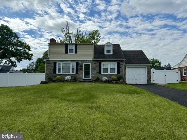 307 CANDLEWOOD, Broomall, PA 19008