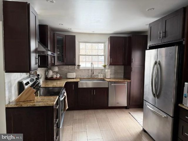 307 CANDLEWOOD, Broomall, PA 19008