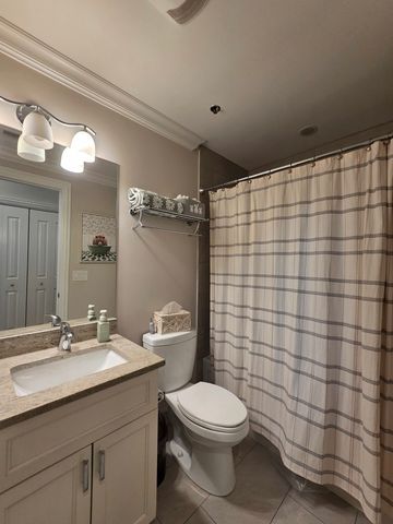 22 N Aberdeen Street 205, Chicago, IL 60607