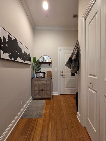 22 N Aberdeen Street 205, Chicago, IL 60607