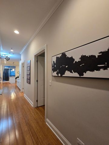 22 N Aberdeen Street 205, Chicago, IL 60607